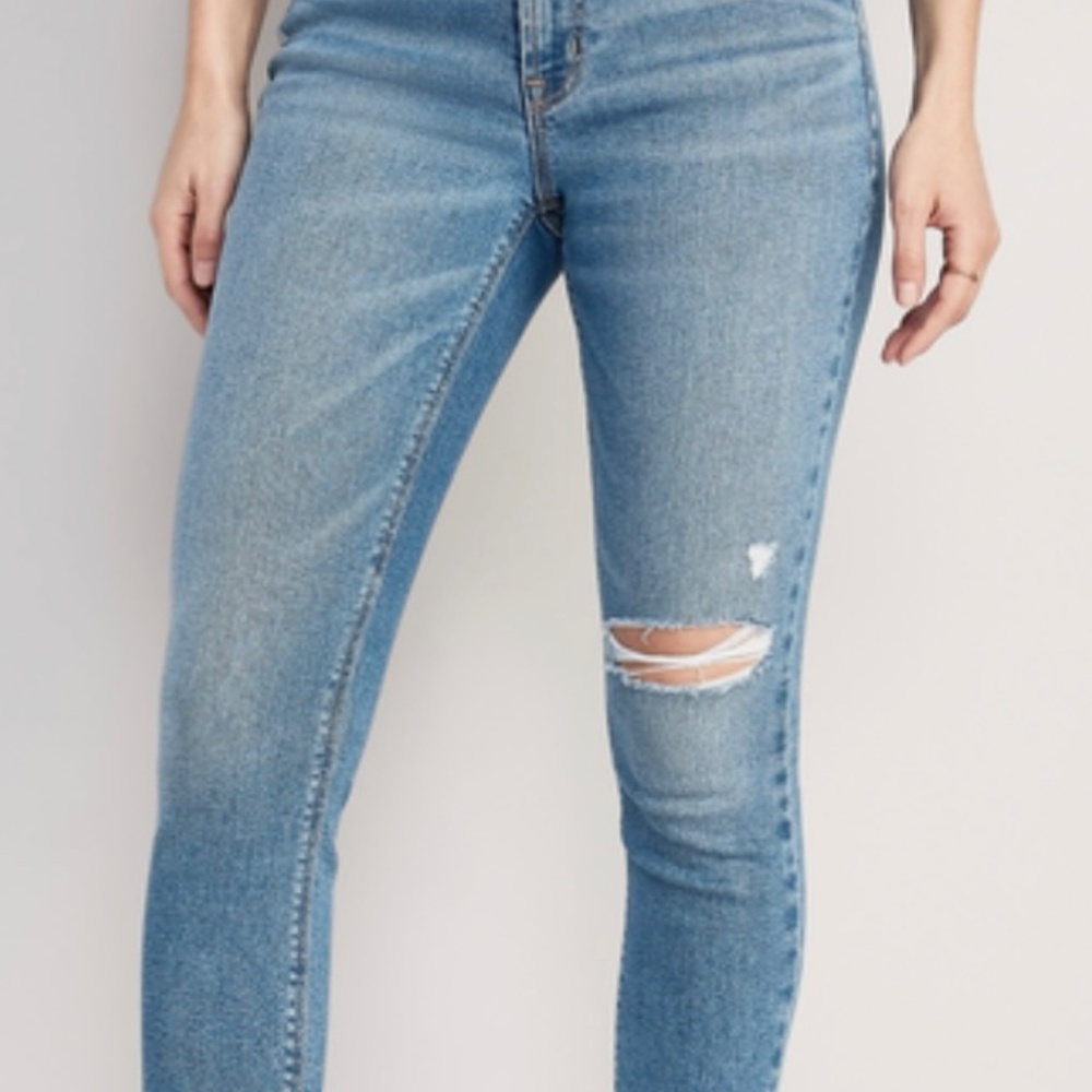 NWT Old Navy Mid-Rise Rockstar Super-Skinny Ankle Jeans